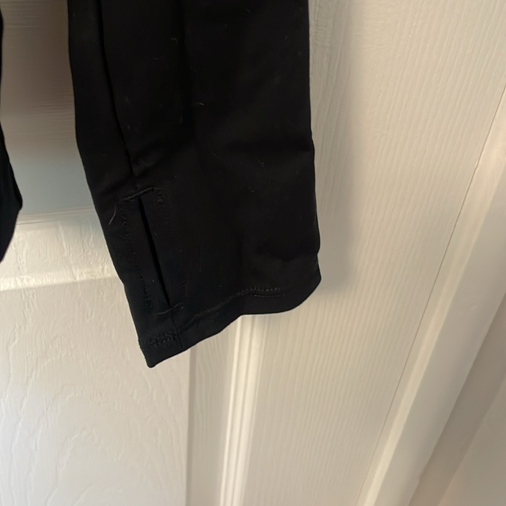 Gap QuickDry Zipup - Picture 4 of 4